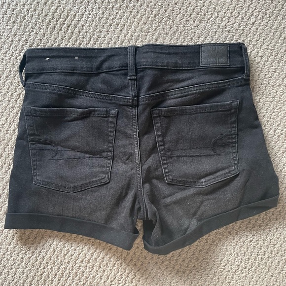 American Eagle Midi Next Level Stretch Button Black Jean Shorts - Size 8 - Picture 2 of 6
